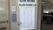 Volby v budově Hotelové školy a Obchodní akademie v Havířově.
