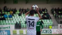 Z utkání Karviná (v bílém) - Jablonec 2:1