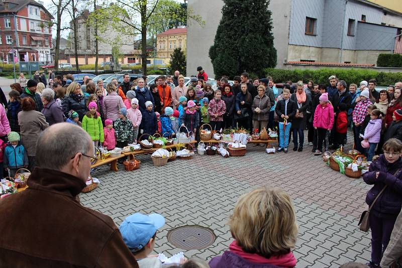 Svěcení velikonočních pokrmů v Českém Těšíně.