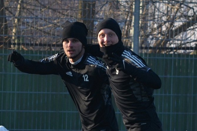 Fotbalisté MFK Karviná B, kteří přezimují v čele MSFL, zahájili přípravu na jaro v pondělí 8. ledna.