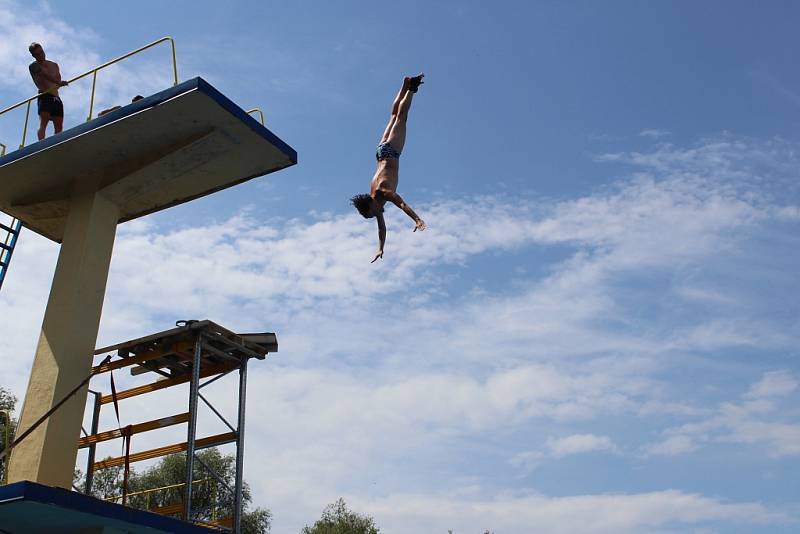 HighJump 2017 na havířovském letním koupališti. 