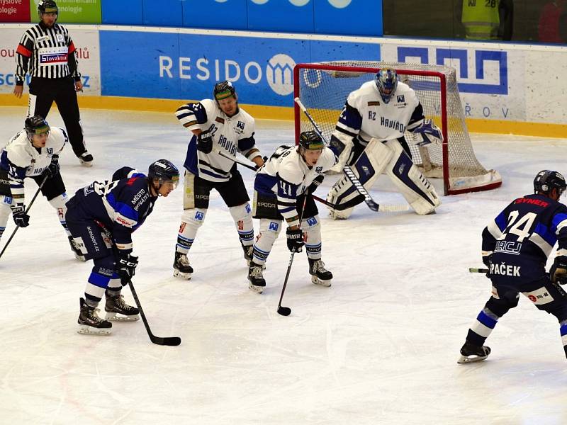 Havířov (v bílém) porazil Benátky 6:3.