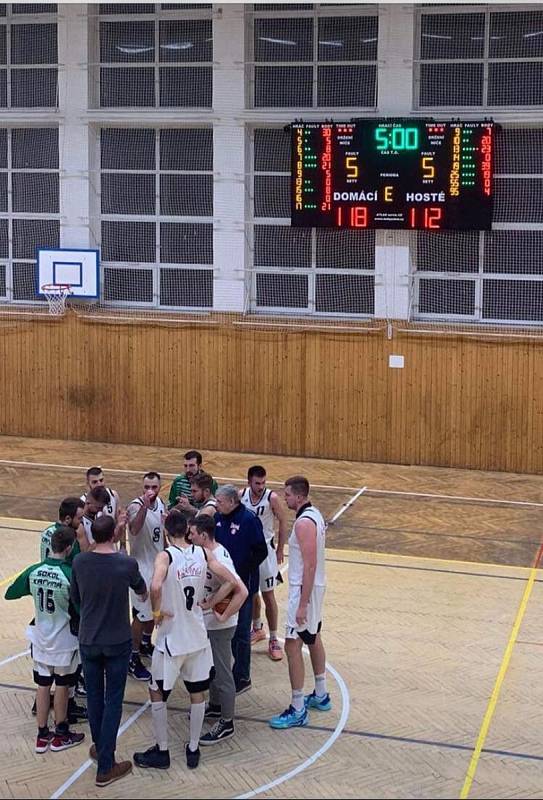 Basketbalisté Sokola Karviná dvakrát porazili BK Hladnov Ostrava (118:112 a 101:71) a s deseti výhrami z deseti zápasů je v čele druholigové skupiny C.