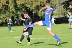 Derby o vedení v I.B třídě zvládly Věřňovice (v modrém), které porazily Záblatí 3:2.