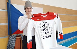 Český juniorský hokejový reprezentant Matteo Kočí, návštěva Základní školu Prameny v Karviné, 11. ledna 2024.