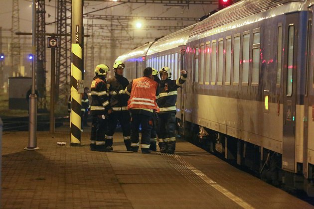 U Náměště srazil vlak člověka, trať stojí. Spoje mezi Brnem a Jihlavou se zpozdí