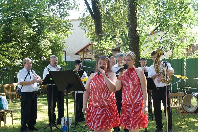 V neděli se v kapli sv. Anny konala mše a po ní v blízké zahradě Domu PZKO Annenská pouť.