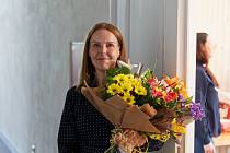 Spisovatelka Karin Lednická pokřtila v sobotu 26. března v Dělnickém domě v Albrechticích za účasti více než stovky hostů knihu Životice: obraz (po)zapomenuté tragédie.