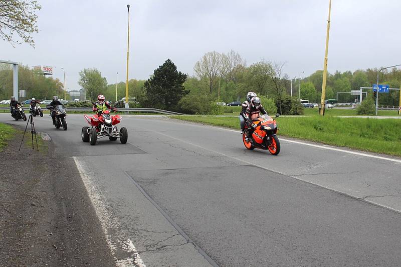 Společná jarní vyjížďka motorkářů z Havířova do Dobré. 