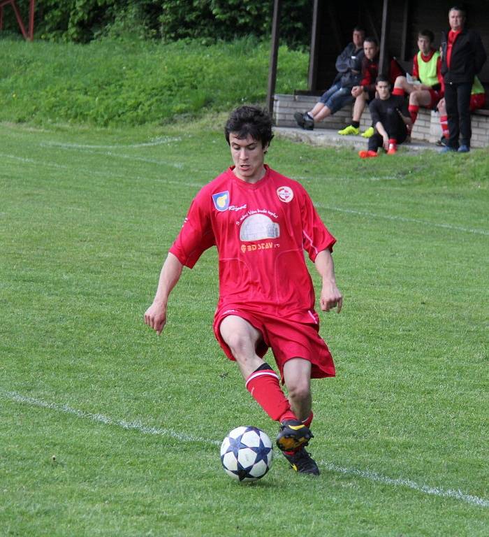 Derby mezi Raškovicemi a Sedlišti dopadlo jasnou výhrou hostujících fotbalistů 0:5. 