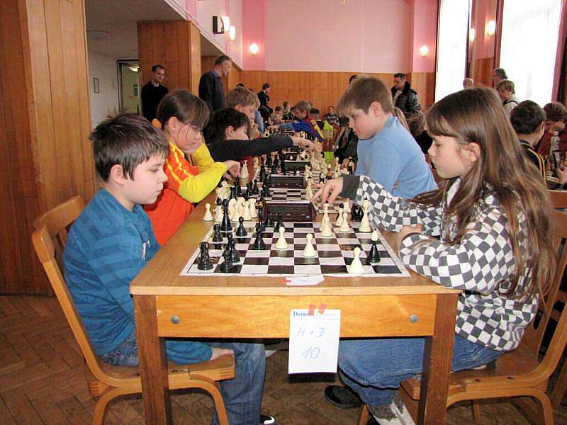 V sobotu se konalo ve Středisku volného času Asterix v Havířově 3. kolo Krajského přeboru mládeže v rapid šachu. Zúčastnilo se ho 104 hráčů z osmi oddílů.