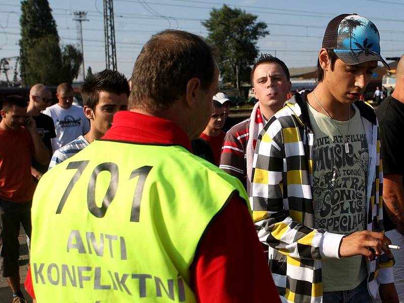 Na fanoušky dohlédne policie. Ilustrační foto