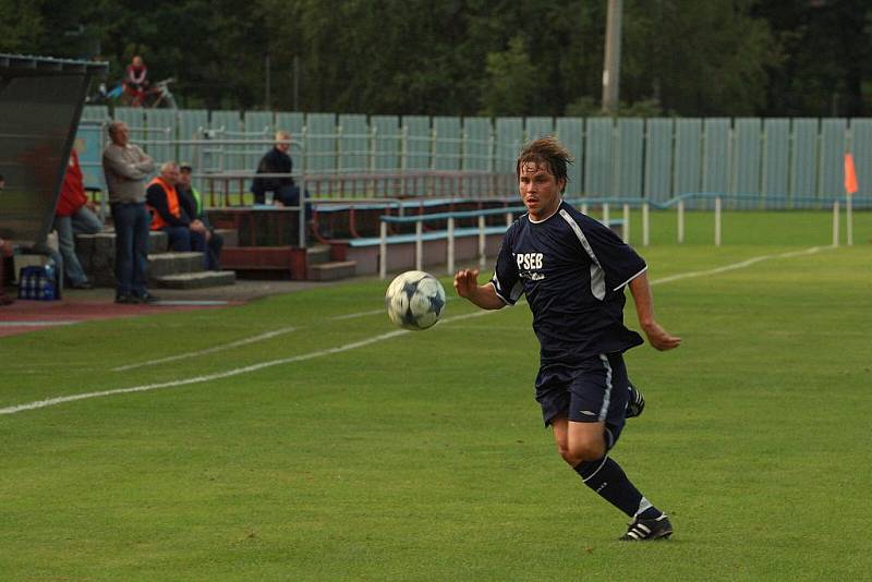 V duelu nováčků přeboru porazily Dětmarovice (v modrém) Jakartovice 2:1.