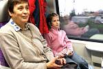Jako první se novým vlakem svezla Jaroslava Němcová a její vnučka Maruška.  