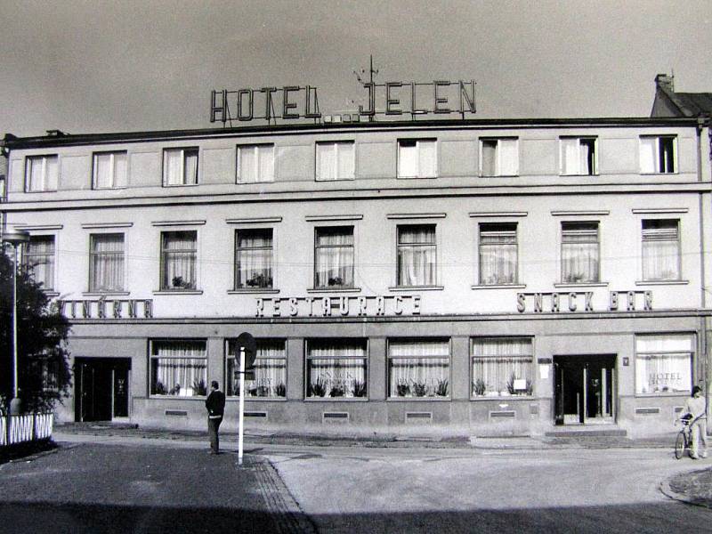 Hotel Jelen na Fryštátském náměstí v Karviné. 