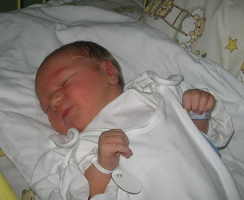 První miminko se narodilo 23. září mamince Zuzaně Pluhařové z Karviné. Malý Filípek Lhotsky po porodu vážil 3640 g a měřil 53 cm.