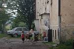 Romská čtvrť v Orlové-Porubě, která se mění v ghetto