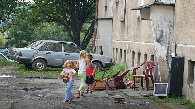 Romská čtvrť v Orlové-Porubě, která se mění v ghetto