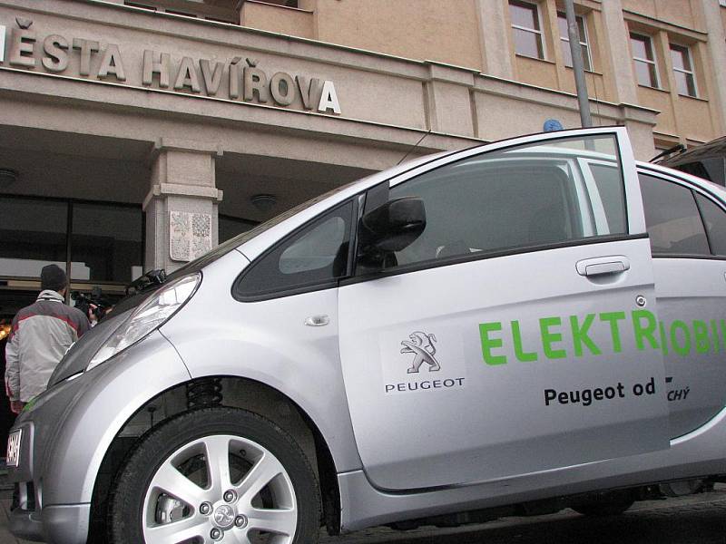 Elektromobily by mohly sloužit k pracovním cestám úředníků