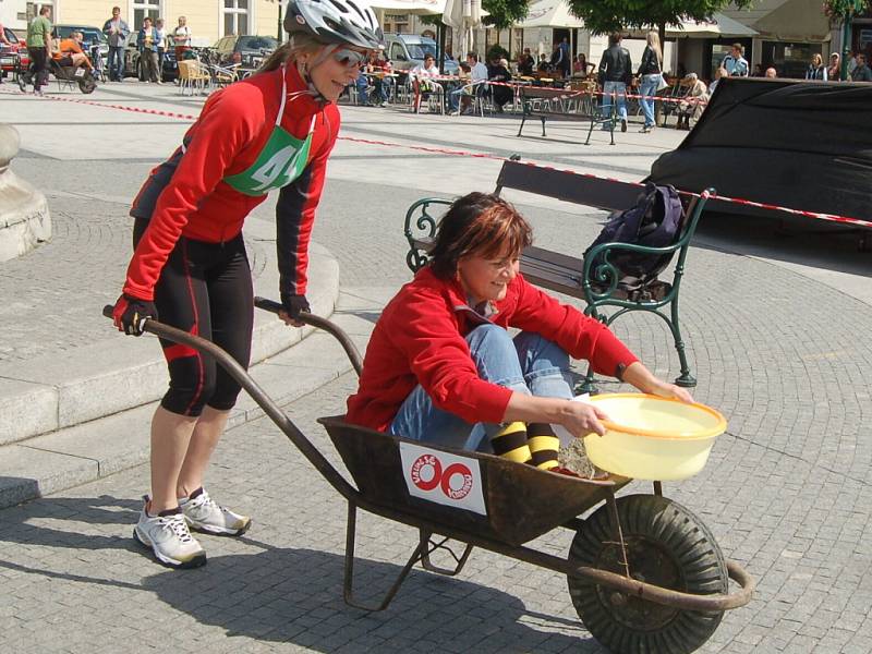 Valíme se Karvinou