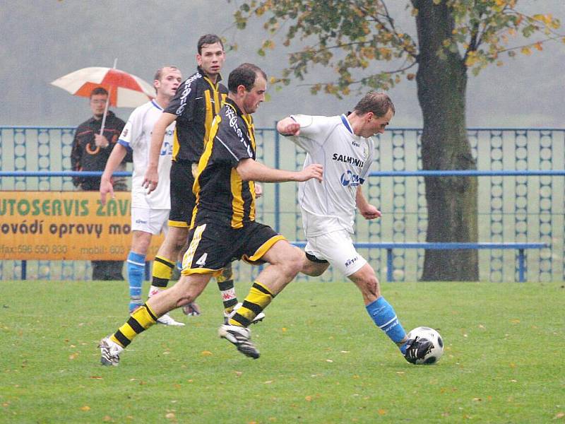 Petrovičtí fotbalisté se dál drží na druhé příčce v tabulce.