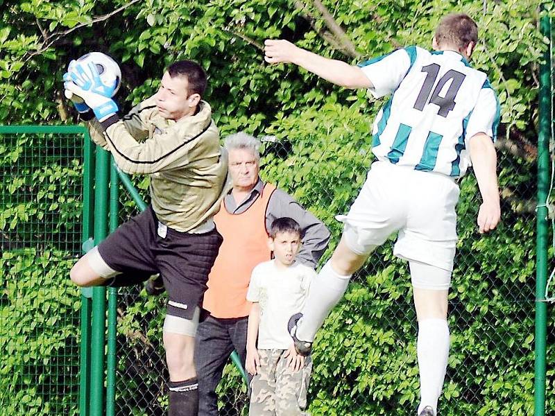 Břetislav Gradek - brankář fotbalového Těšína, byl velkou oporou svého týmu v posledních dvou zápasech krajského přeboru.