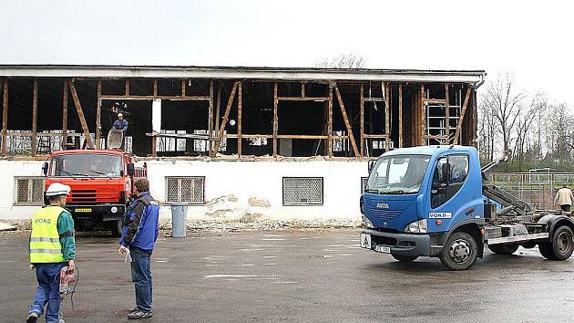 Rekonstrukce budovy u fotbalového stadionu v Horní Suché