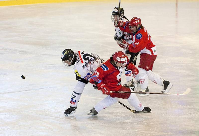 Karviňanky nakonec prohrály 2:5. Slavii statečně vzdorovaly, položily je vlastní chyby.