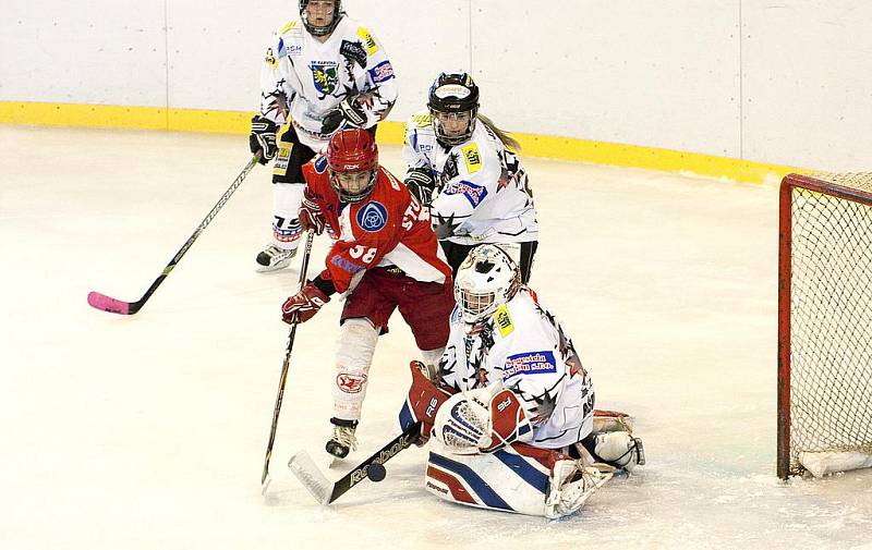 Karviňanky nakonec prohrály 2:5. Slavii statečně vzdorovaly, položily je vlastní chyby.