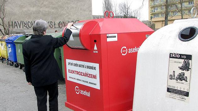 V ulicích se objevují nové kontejnery na elektroodpad - Karvinský a  havířovský deník
