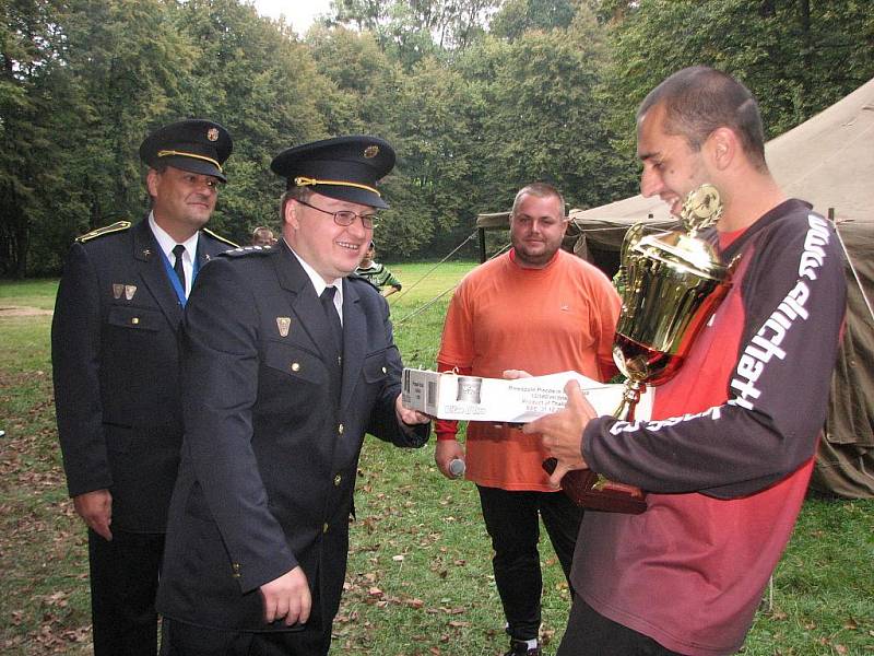 Soutěž dobrovolných hasičů v požárním útoku v Albrechticích