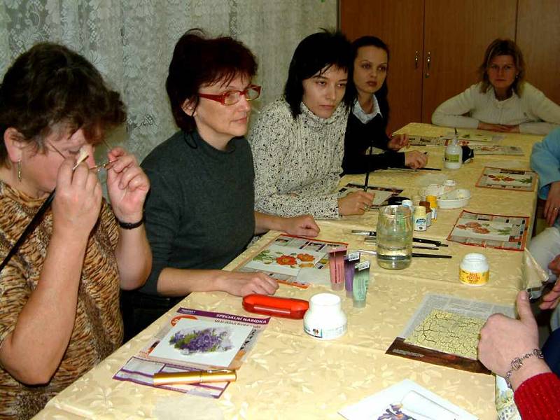 Zdravotní sestry se zdokonalovaly v terapeutických aktivitách.