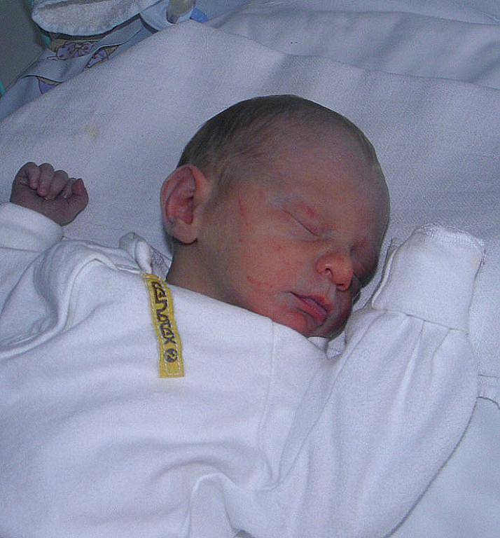 Jaromír Sicha se narodil 23. ledna paní Haně Sichové z Karviné. Po porodu chlapeček vážil 2200 g a měřil 45 cm.