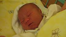Paní Žanetě Laťokové z Karviné se 28. listopadu narodil syn Matěj. Když přišel chlapeček na svět, vážil 4290 g a měřil 53 cm.