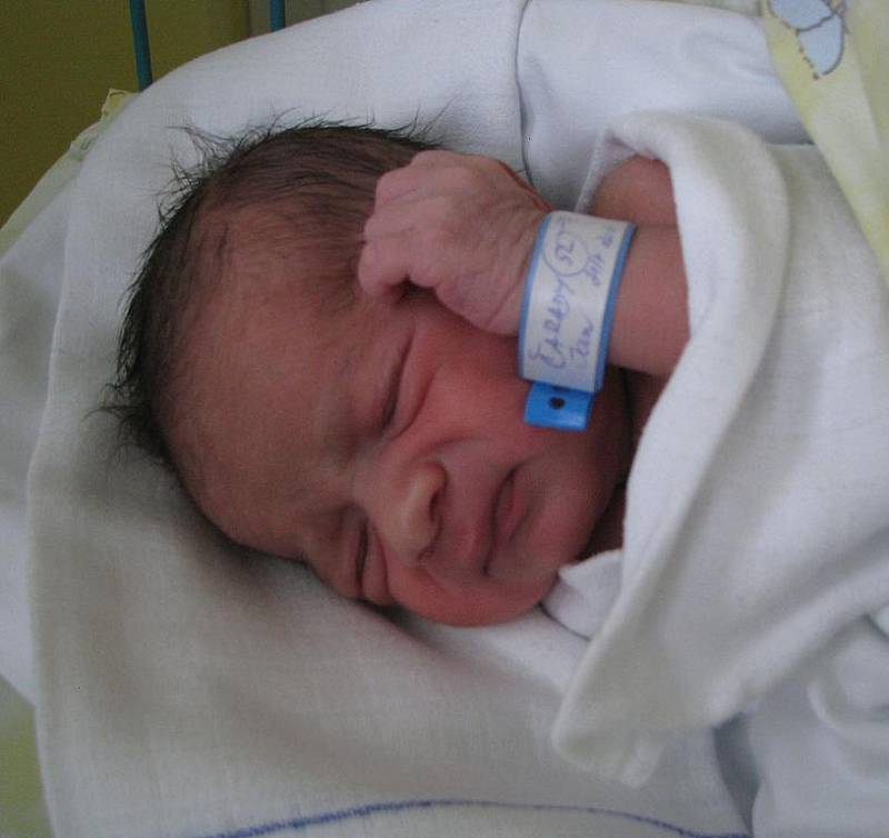 Malý Jan Čerady se narodil 21. července paní Lucii Čeradyové. Porodní váha chlapečka byla 2980 g a míra 48 cm. 