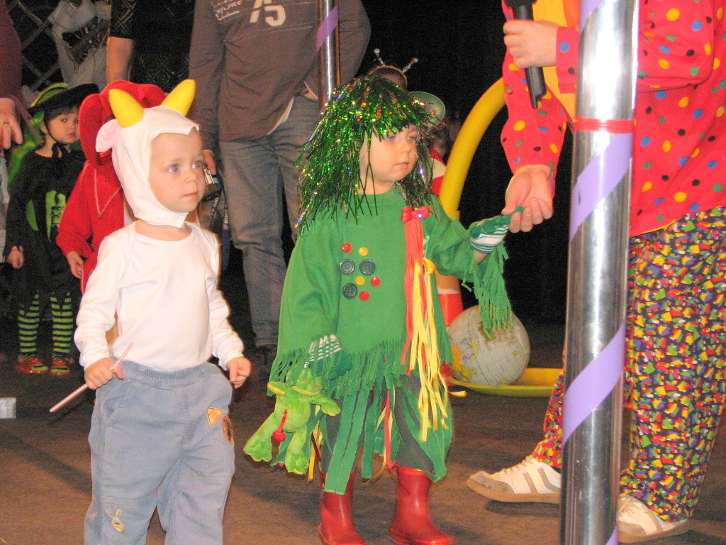 Dětský karneval ovládly pestrobarevné kostýmy - Karvinský a havířovský deník