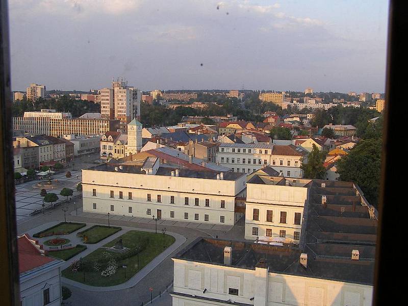 Stovky lidí zamířily do Karviné na prohlídku kostela, věže a přilehlých prostor. S odborným popisem kněží měli možnost nahlédnout do zákulisí.