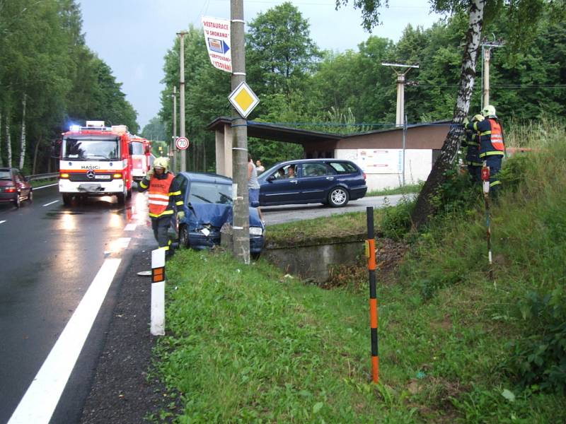 Kolize dvou automobilů v Těrlicku