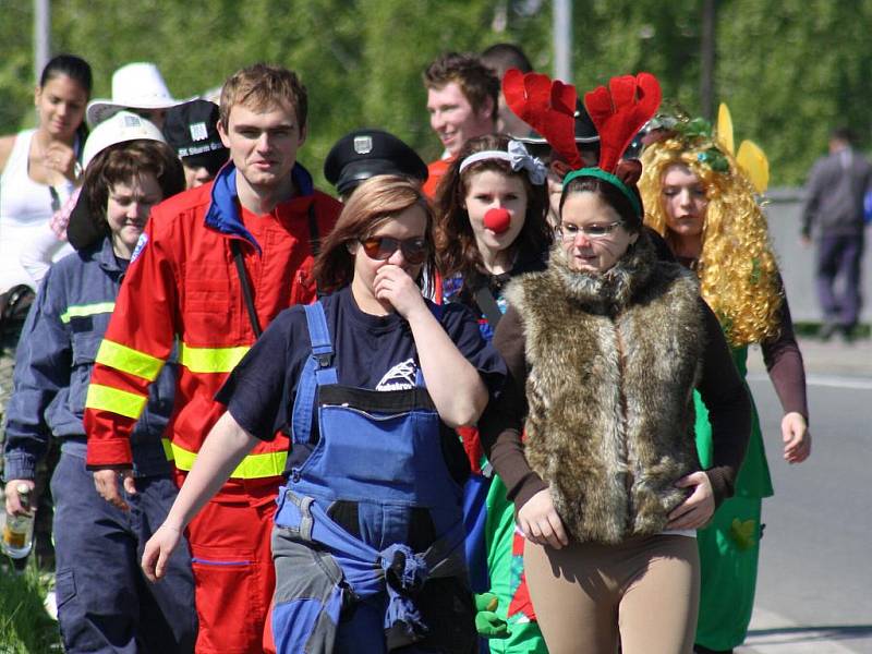 Poslední zvonění studentů Střední zdravotní školy v Karviné