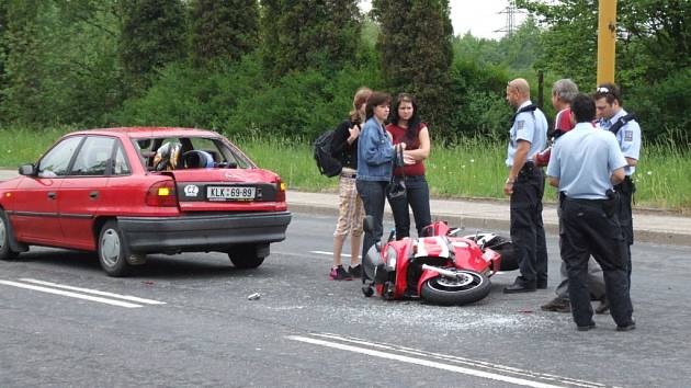 Nehoda motocyklisty na Dělnické ulici v Havířově