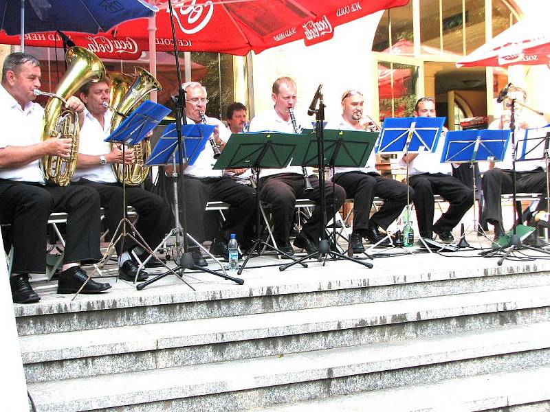 Promenádní koncert v parku u Radosti