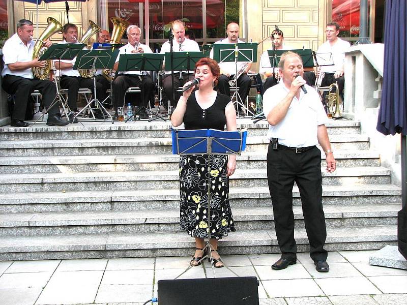 Promenádní koncert v parku u Radosti