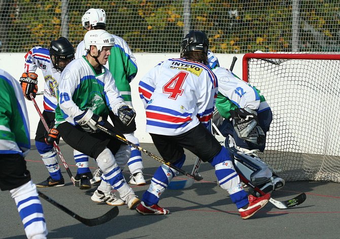Hokejbalisté Karviné znovu vyhráli a drží si vedení v první lize.