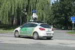 Automobil společnosti Google se speciální hlavicí ke snímkování ulic projížděl v úterý Havířovem.