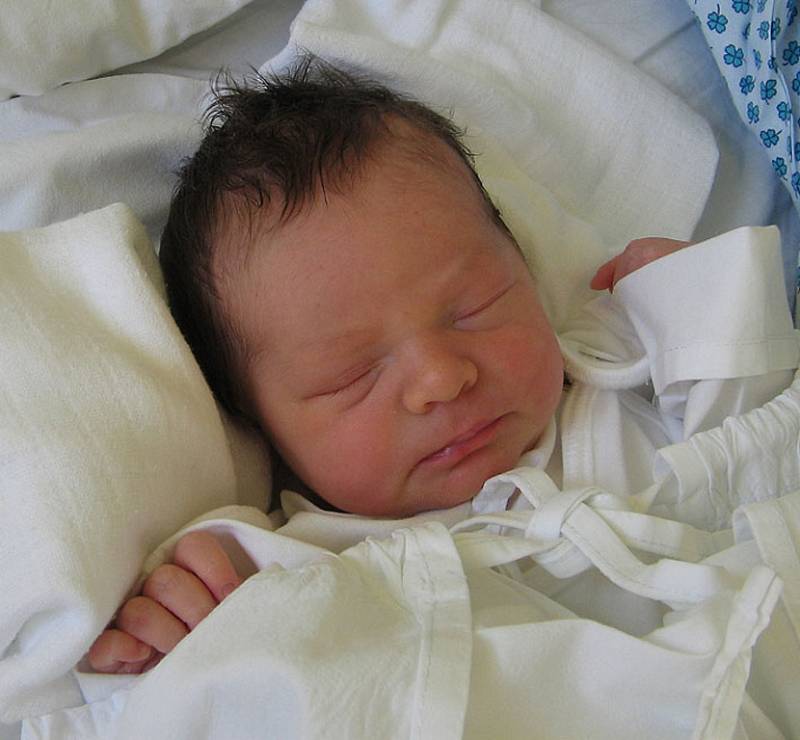 Paní Heleně Adamíkové z Karviné se 19. října narodila dcerka Jana. Porodní váha malé Janičky byla 3420 g a míra 51 cm.