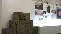 V karvinské pobočce Muzea Těšínska probíhá výstava nazvaná Střípky z historie Karviné
