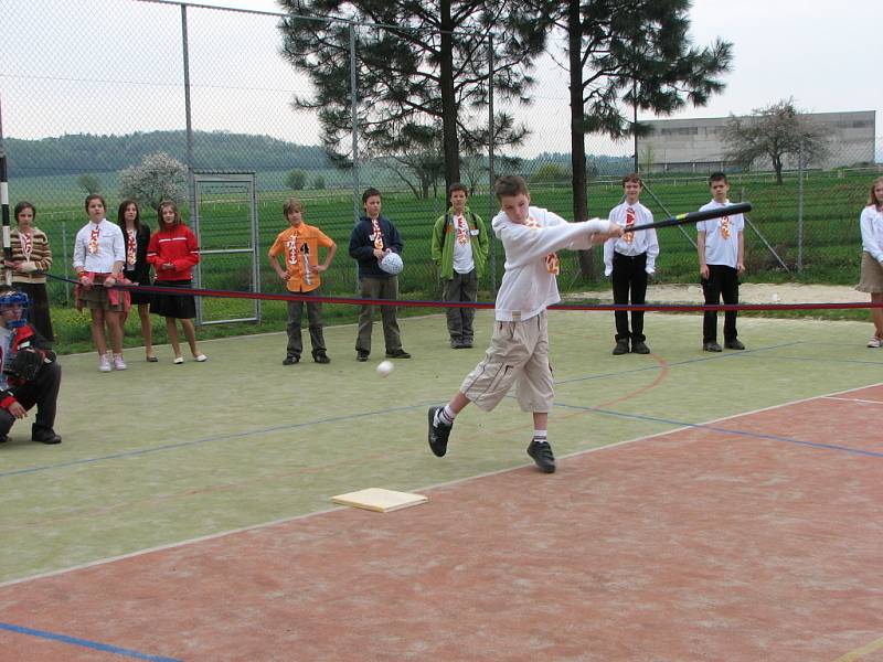 Žáci ZŠ Frýdecká prožili celý den po anglicku