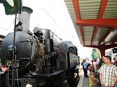 Oslavy města Karviná se konaly na několika místech. V sobotu ráno využily děti i dospělí jízdu historickým vlakem. 