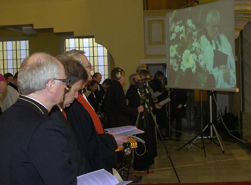 V českotěšínském evangelickém kostele Na Nivách byl v neděli slavnostně instalován do funkce nový biskup Jan Wacławek