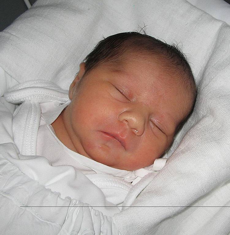 Vaneska Kandračová se narodila 26. listopadu paní Miladě Kandračové z Karviné. Porodní váha holčičky byla 2770 g a míra 45 cm.